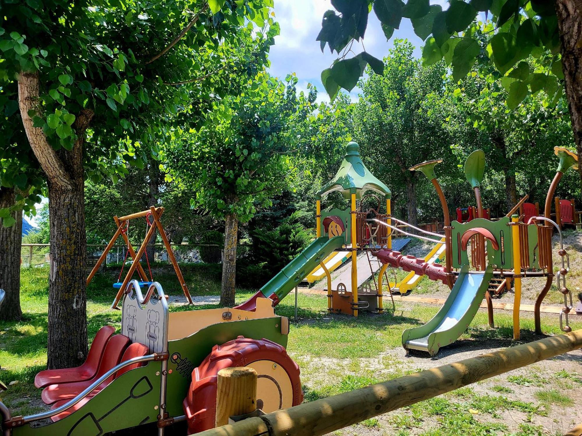 Aiguestortes Camping Resort Esterri d'Àneu Buitenkant foto